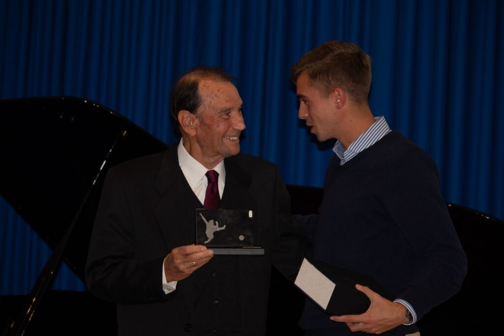 Gran Homenaje A Vicente Miera En La Casa De Cantabria En Madrid Casa