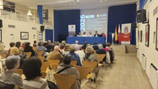 Piernas Inquietas mesa redonda